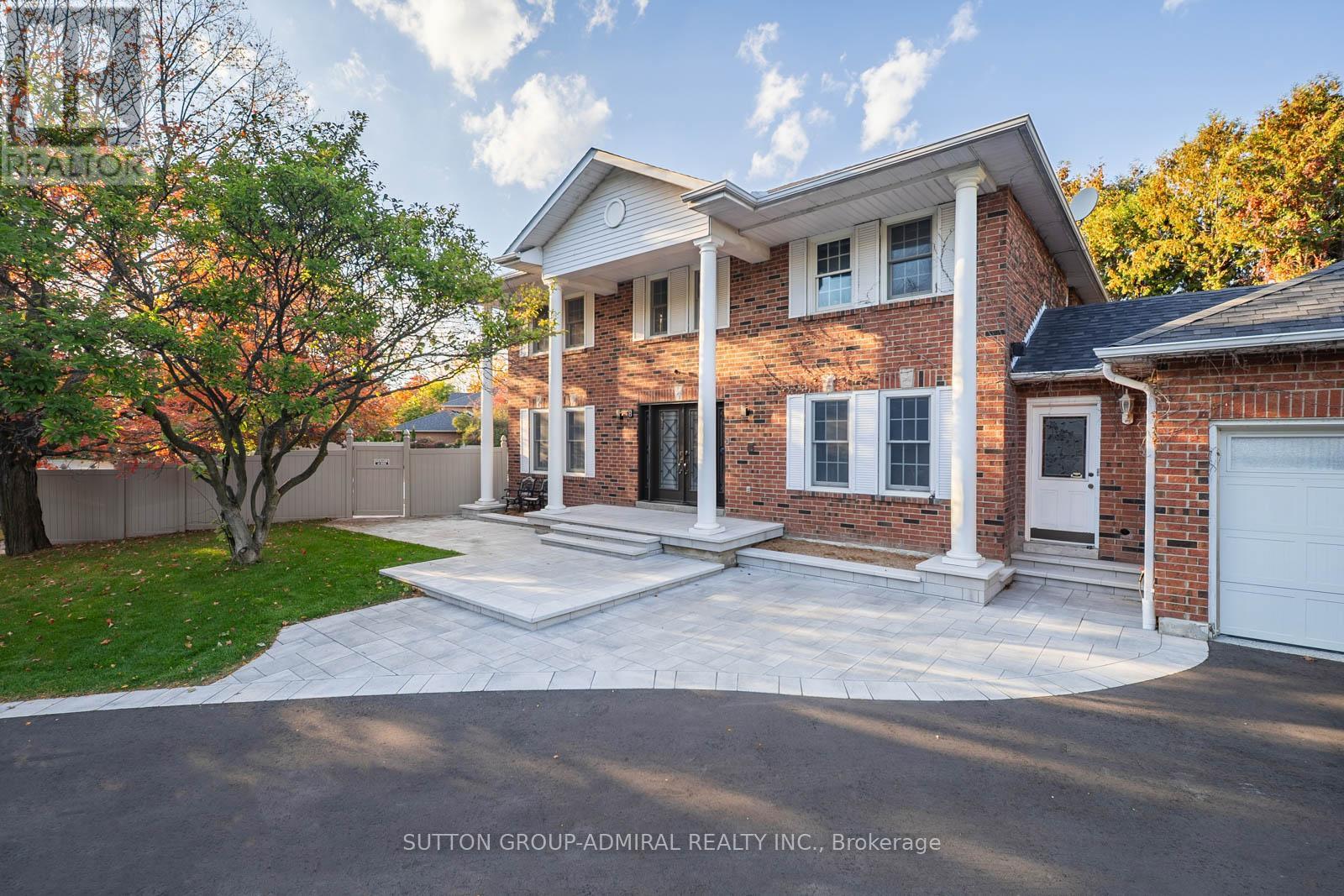 8 Beaufort Hills Road, Richmond Hill, Ontario  L4E 2N5 - Photo 3 - N13023826