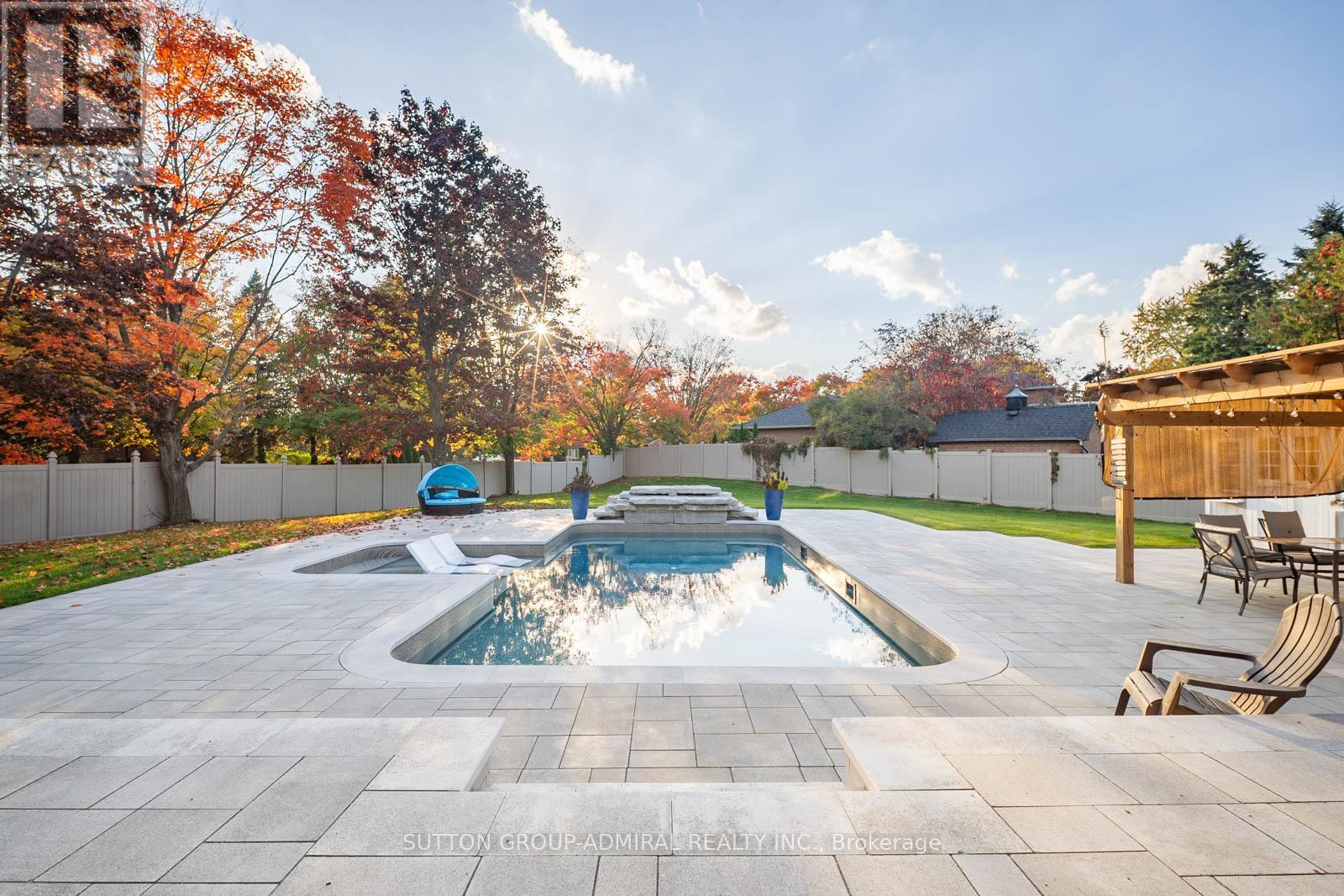 8 Beaufort Hills Road, Richmond Hill, Ontario  L4E 2N5 - Photo 37 - N13023826