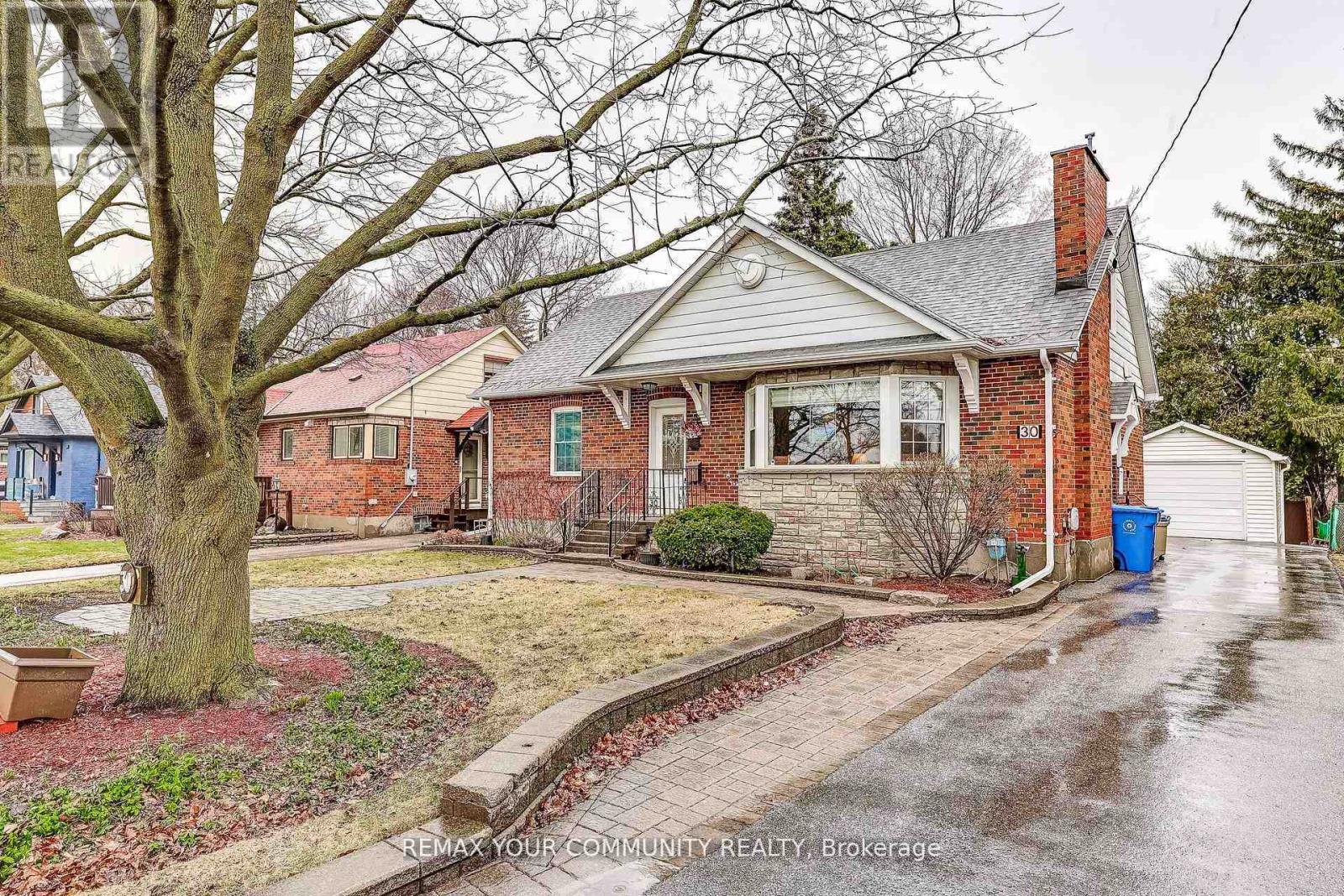 30 Dunning Avenue, Aurora, Ontario  L4G 6H7 - Photo 2 - N13023846