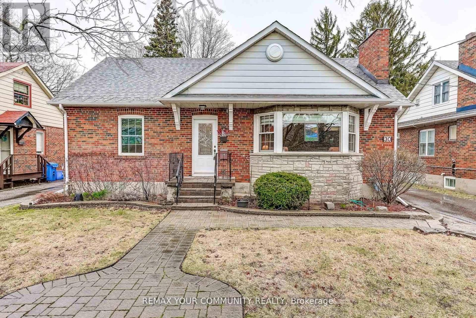 30 Dunning Avenue, Aurora, Ontario  L4G 6H7 - Photo 3 - N13023846