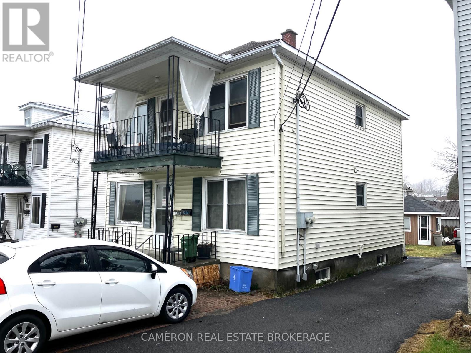 1206-1208 Easton Avenue, Cornwall, Ontario  K6H 1X4 - Photo 1 - X13023778