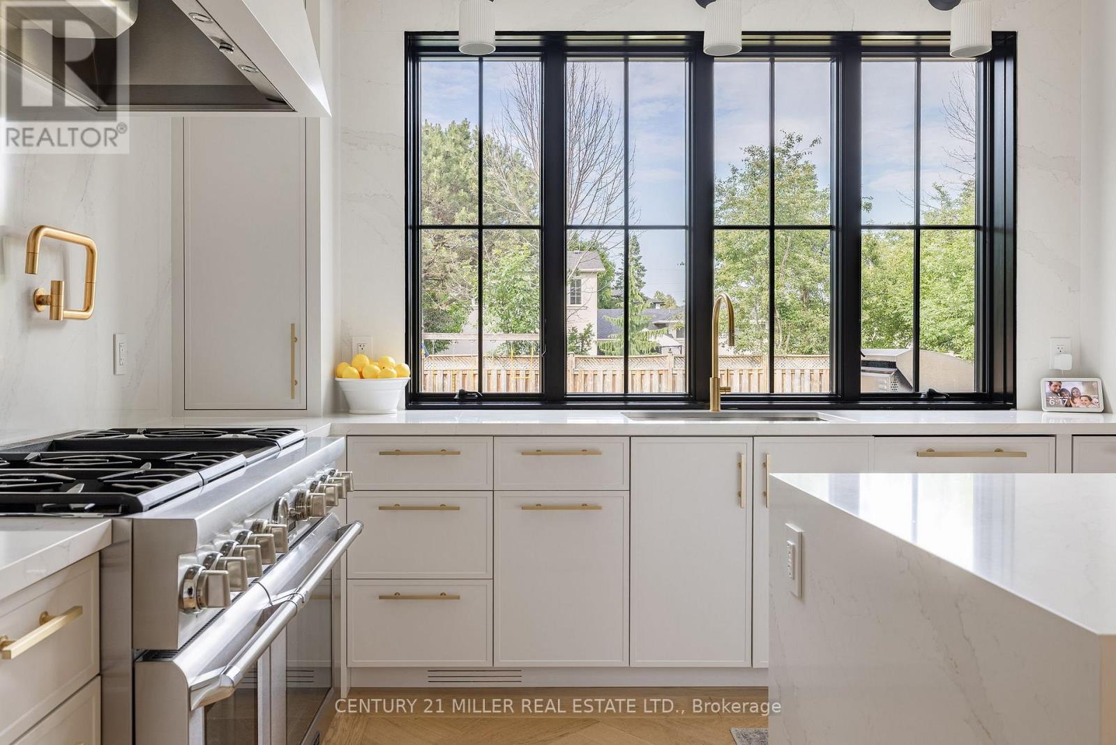 367 Seaton Drive, Oakville, Ontario  L6L 3X9 - Photo 11 - W13023772