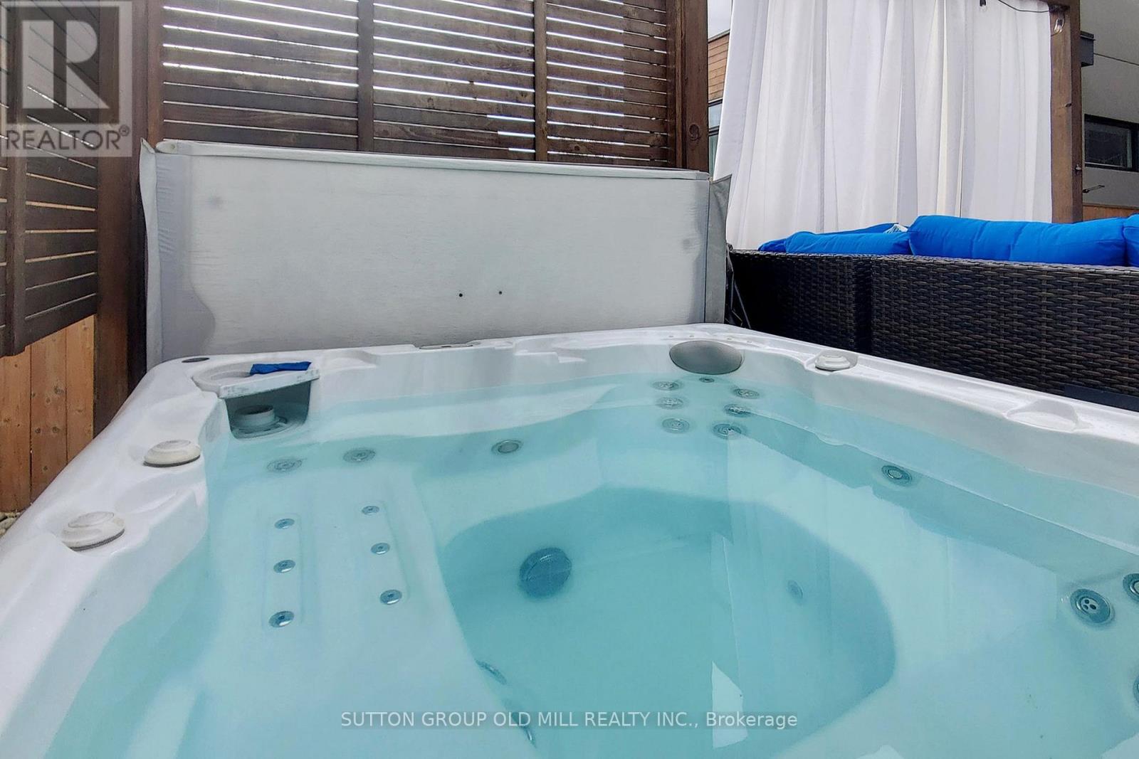 1086 Gardner Avenue, Mississauga, Ontario  L5E 1B7 - Photo 47 - W13023842