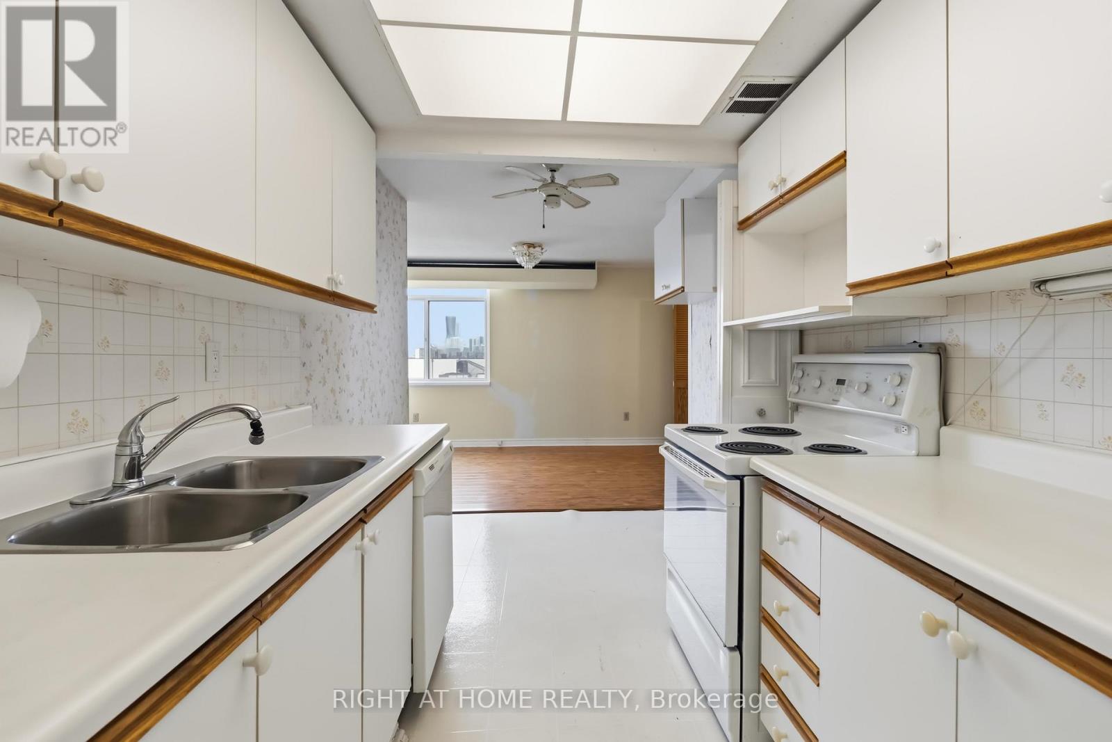 2107 - 3100 Kirwin Avenue, Mississauga, Ontario  L5A 3S6 - Photo 16 - W13023844