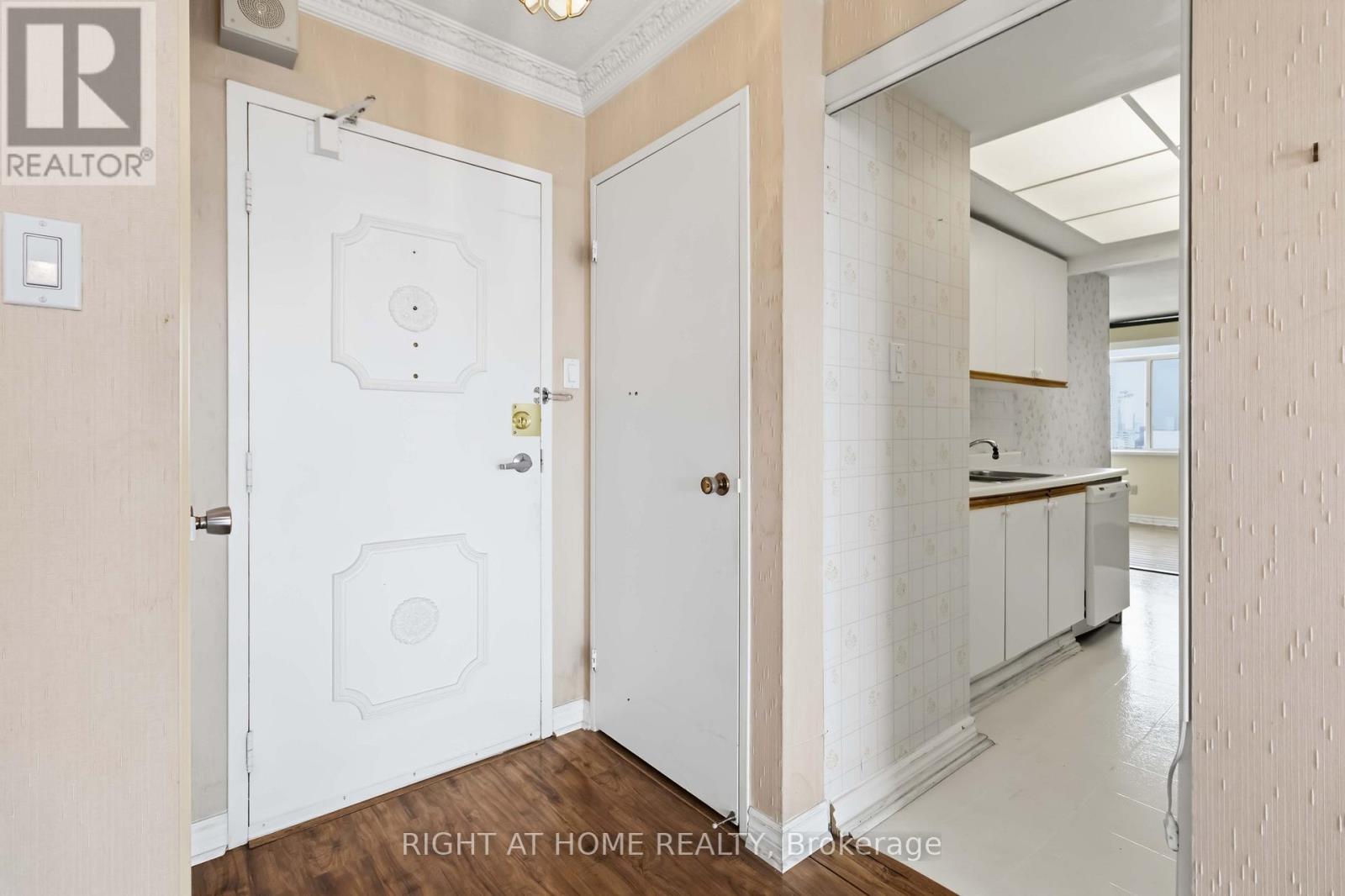 2107 - 3100 Kirwin Avenue, Mississauga, Ontario  L5A 3S6 - Photo 6 - W13023844