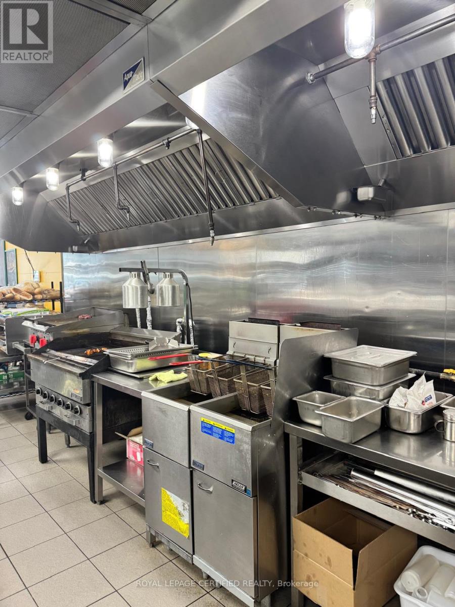 1178 The Queensway, Toronto, Ontario  M8Z 1R5 - Photo 10 - W13023894