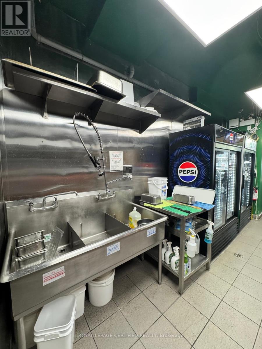 1178 The Queensway, Toronto, Ontario  M8Z 1R5 - Photo 14 - W13023894