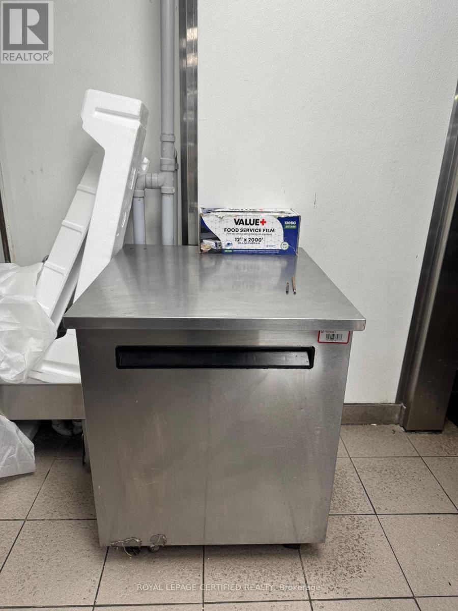 1178 The Queensway, Toronto, Ontario  M8Z 1R5 - Photo 4 - W13023894