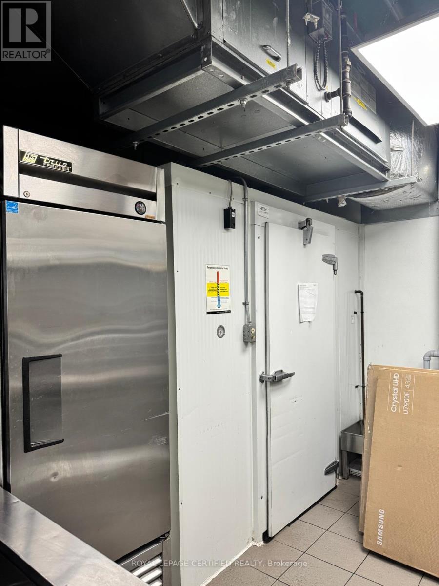 1178 The Queensway, Toronto, Ontario  M8Z 1R5 - Photo 8 - W13023894