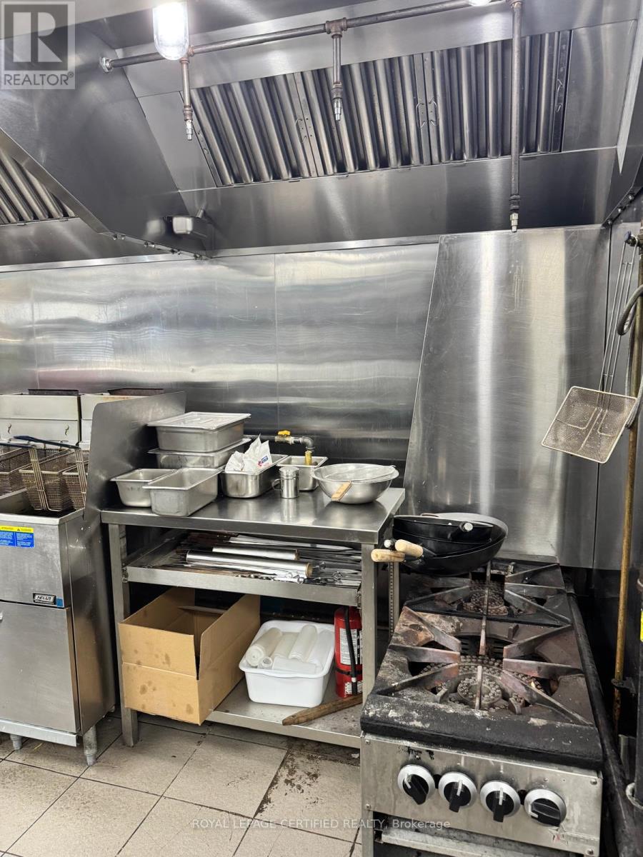 1178 The Queensway, Toronto, Ontario  M8Z 1R5 - Photo 9 - W13023894