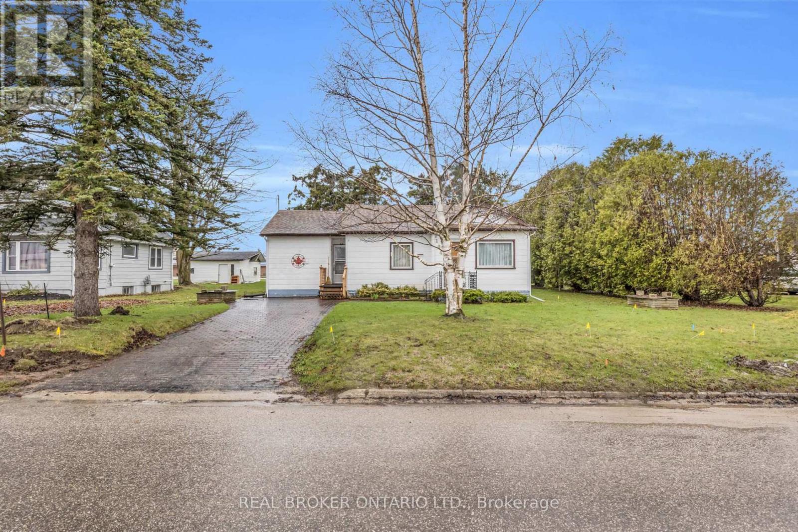 104 King Street, Minto, Ontario  N0G 2P0 - Photo 4 - X13023806