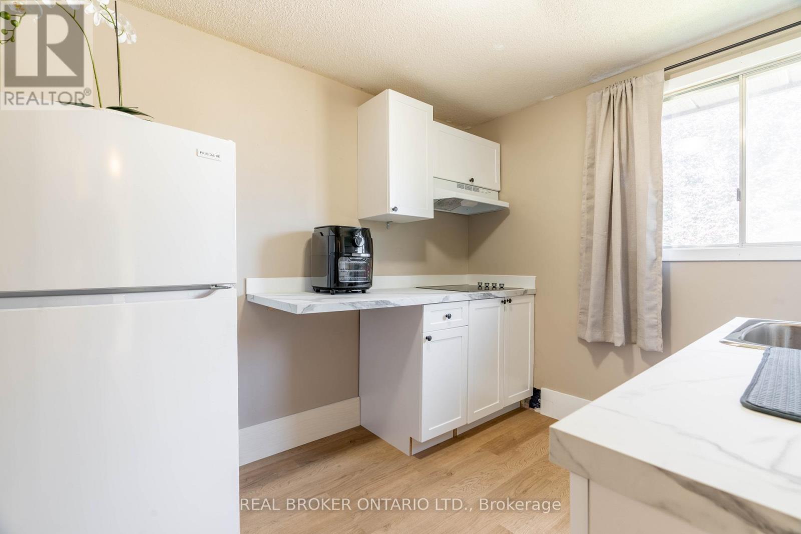 232 Cedarwoods Crescent, Kitchener, Ontario  N2C 2J8 - Photo 16 - X13023872