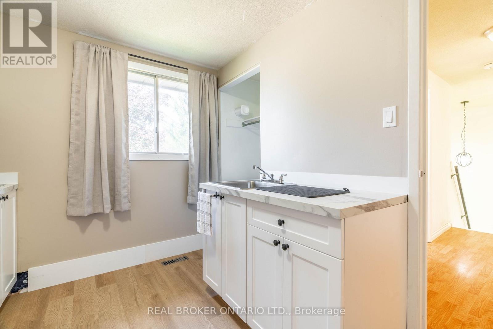 232 Cedarwoods Crescent, Kitchener, Ontario  N2C 2J8 - Photo 17 - X13023872