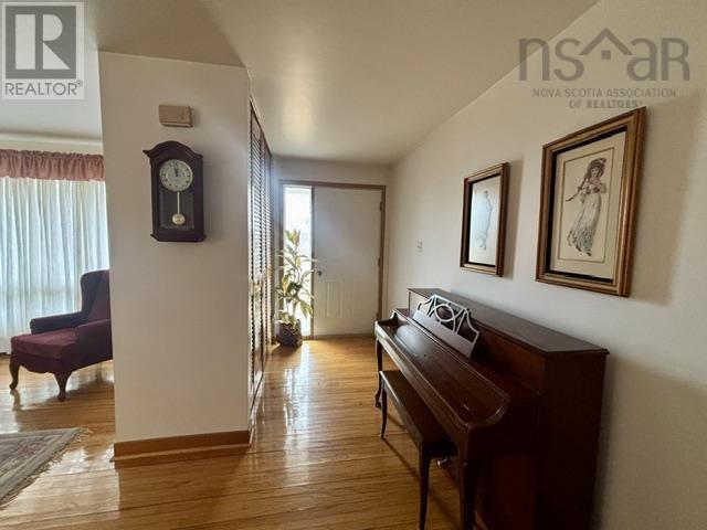 3339 Emerlad Street, New Waterford, Nova Scotia  B1H 1H7 - Photo 11 - 202607712