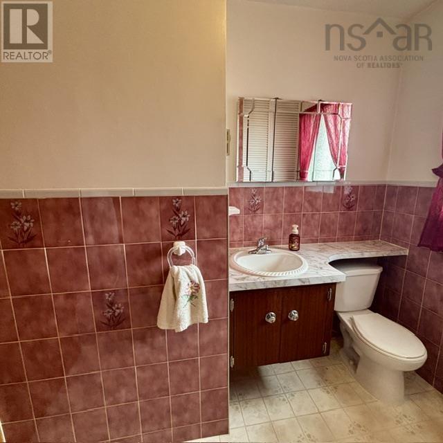 3339 Emerlad Street, New Waterford, Nova Scotia  B1H 1H7 - Photo 19 - 202607712