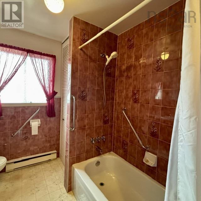 3339 Emerlad Street, New Waterford, Nova Scotia  B1H 1H7 - Photo 20 - 202607712