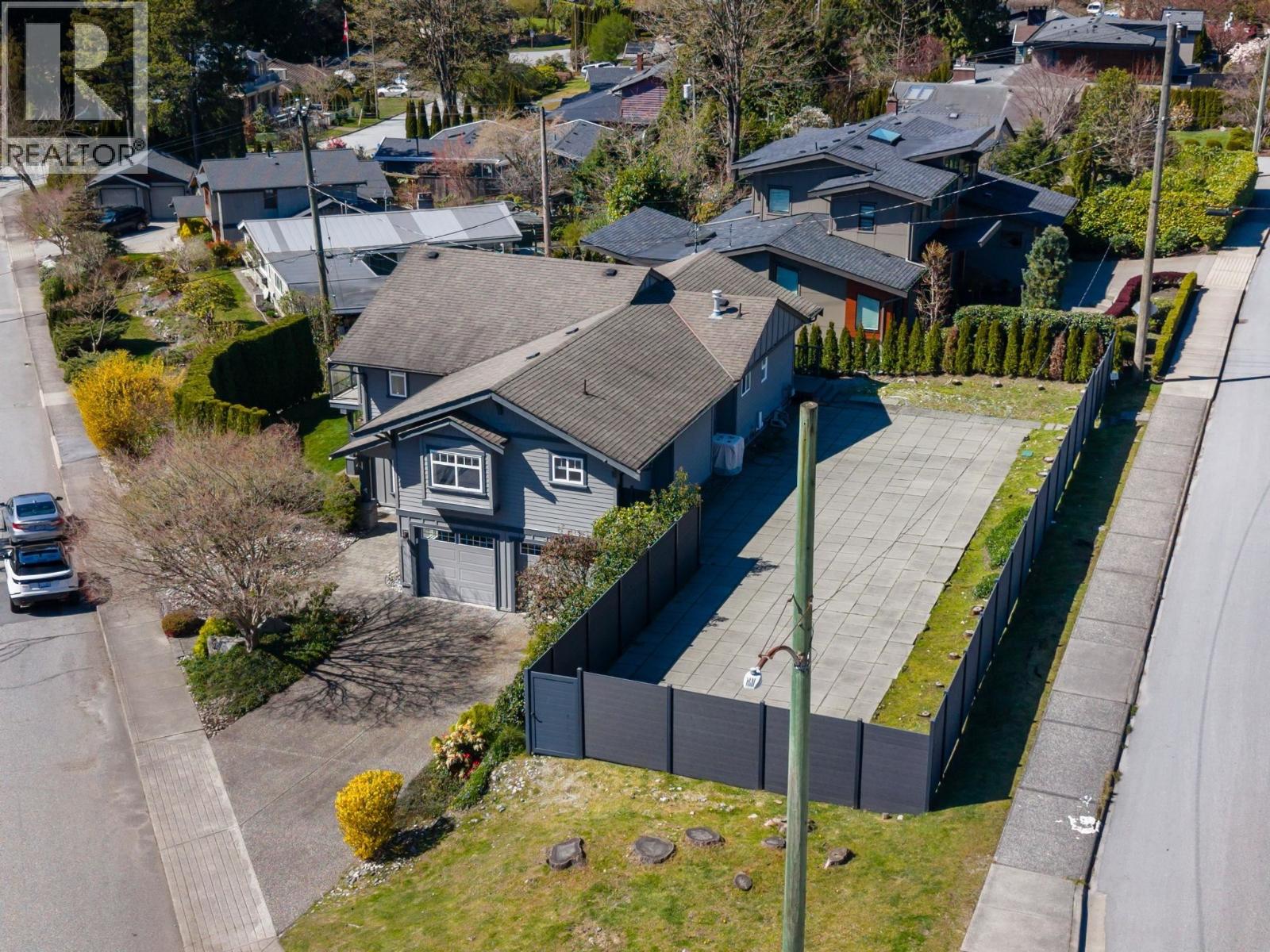 954 Tudor Avenue, North Vancouver, British Columbia  V7R 1X7 - Photo 34 - R3109875