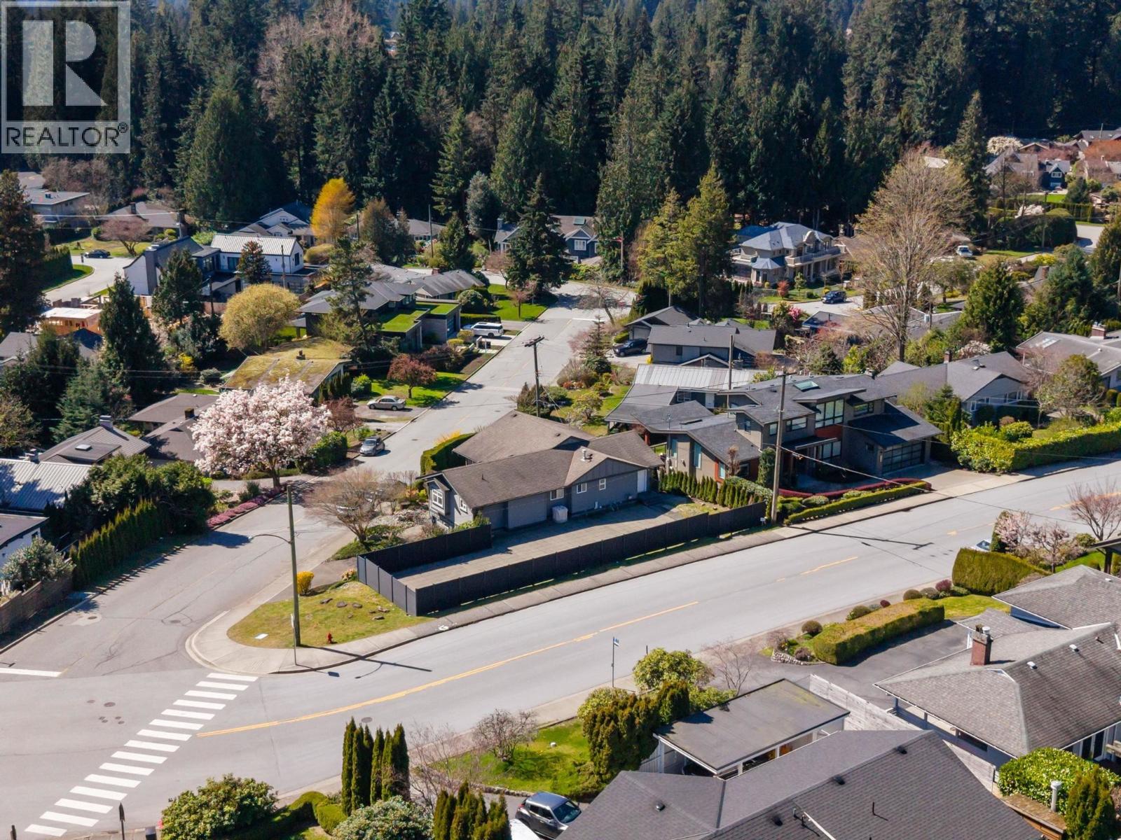 954 Tudor Avenue, North Vancouver, British Columbia  V7R 1X7 - Photo 33 - R3109875