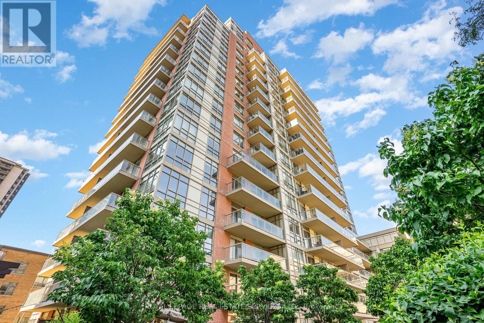 1203 - 900 Mount Pleasant Road, Toronto, Ontario  M4P 3J9 - Photo 1 - C12885776