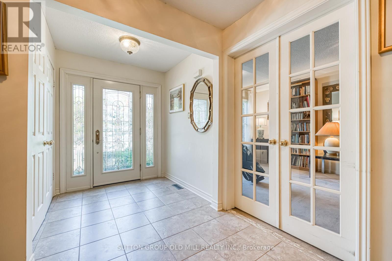 267 Aurora Heights Drive, Aurora, Ontario  L4G 5C3 - Photo 2 - N12810708