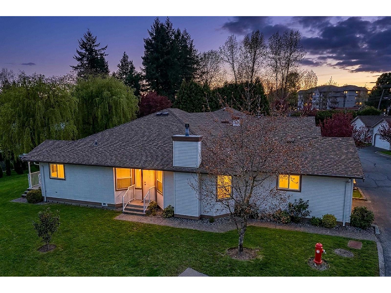 33 27435 29a Avenue, Langley, British Columbia  V4W 3M4 - Photo 2 - R3112002