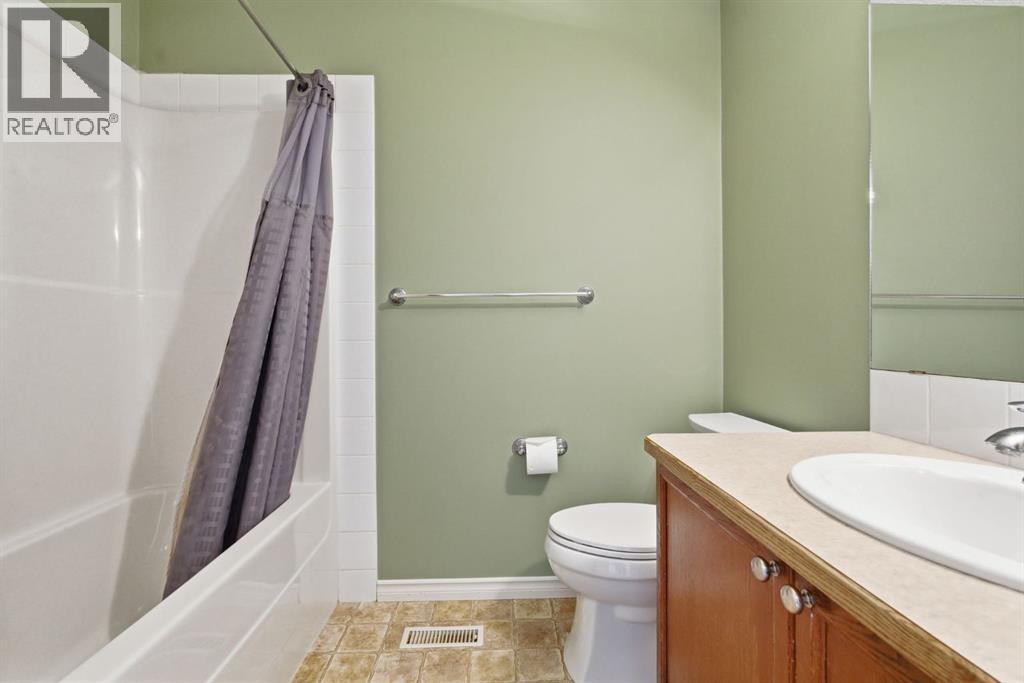 12 Crystal Shores Place, Okotoks, Alberta  T1S 2G3 - Photo 19 - A2302441