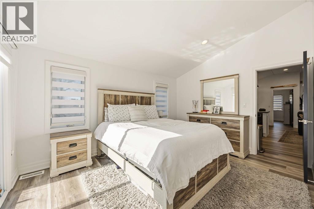 27 Alice Street, Point Edward, Ontario  N7V 1N4 - Photo 14 - 26008703