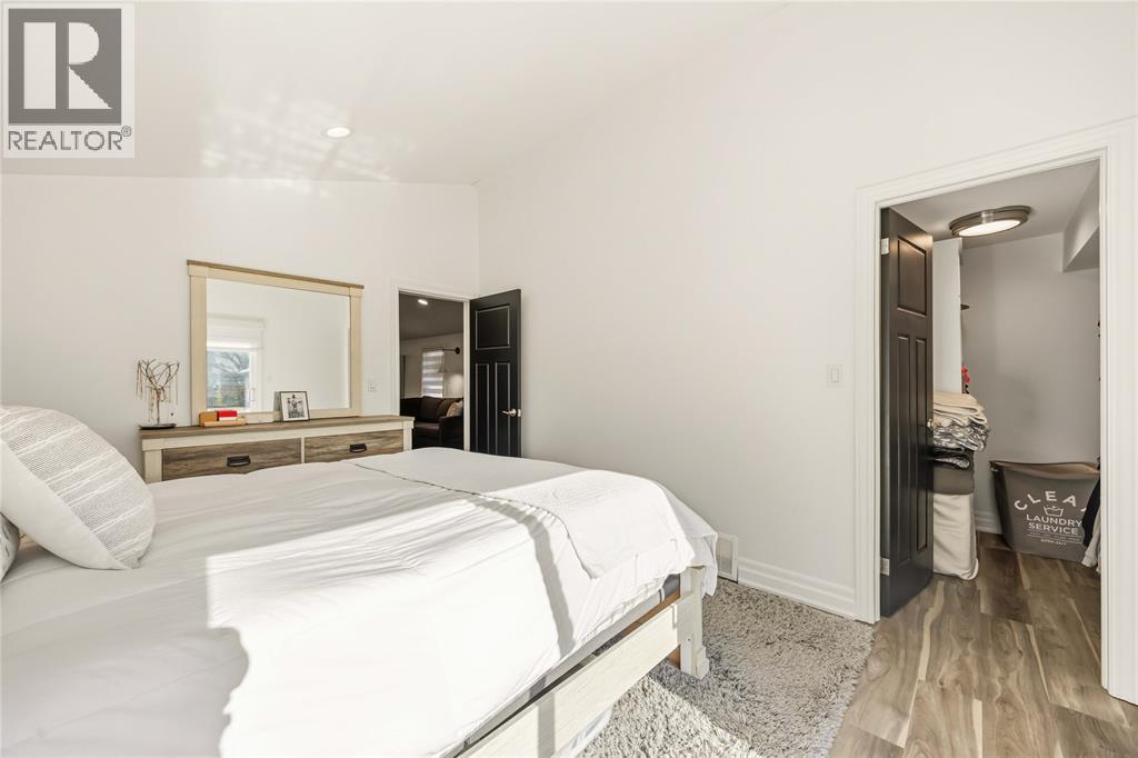 27 Alice Street, Point Edward, Ontario  N7V 1N4 - Photo 16 - 26008703