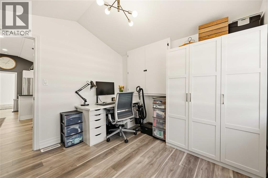 27 Alice Street, Point Edward, Ontario  N7V 1N4 - Photo 21 - 26008703