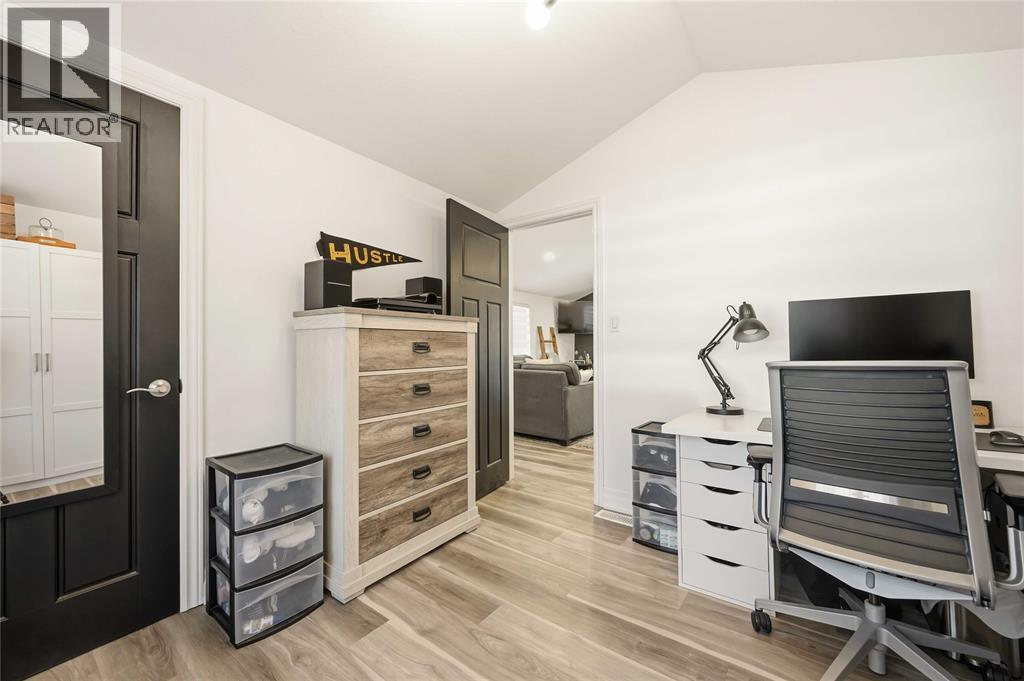 27 Alice Street, Point Edward, Ontario  N7V 1N4 - Photo 22 - 26008703