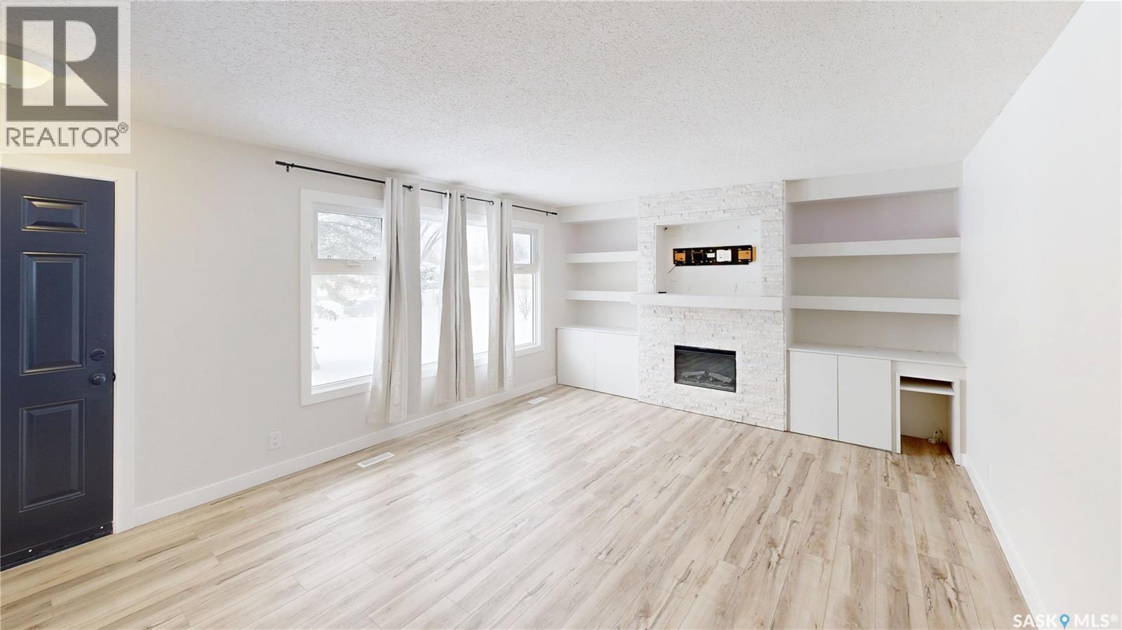 1511 8th Avenue N, Regina, Saskatchewan  S4R 0G2 - Photo 2 - SK033498