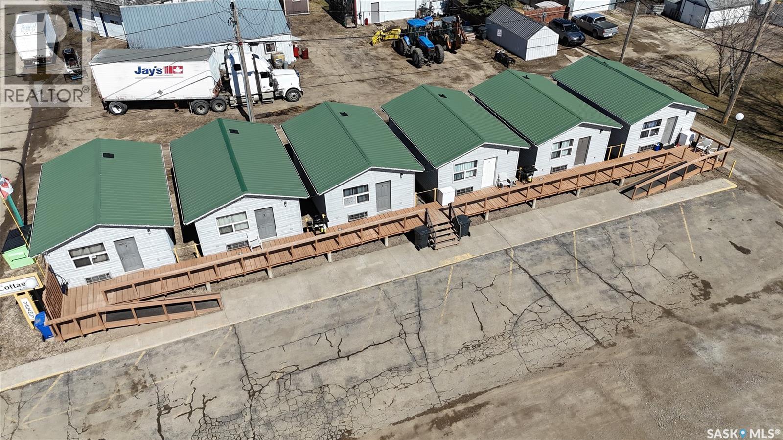 102 1st Avenue E, Lampman, Saskatchewan  S0C 1N0 - Photo 3 - SK033478