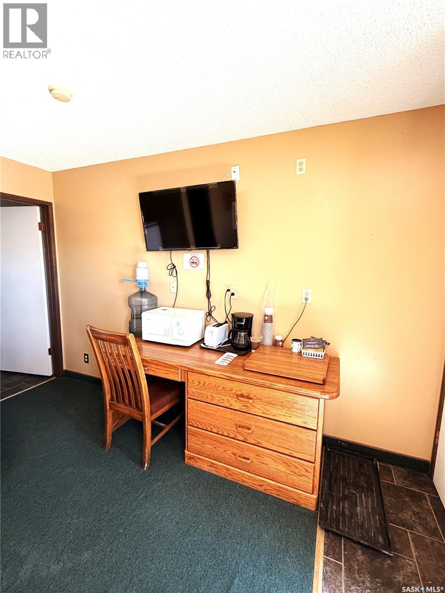 102 1st Avenue E, Lampman, Saskatchewan  S0C 1N0 - Photo 6 - SK033478