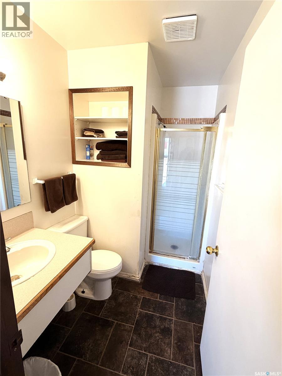 102 1st Avenue E, Lampman, Saskatchewan  S0C 1N0 - Photo 7 - SK033478