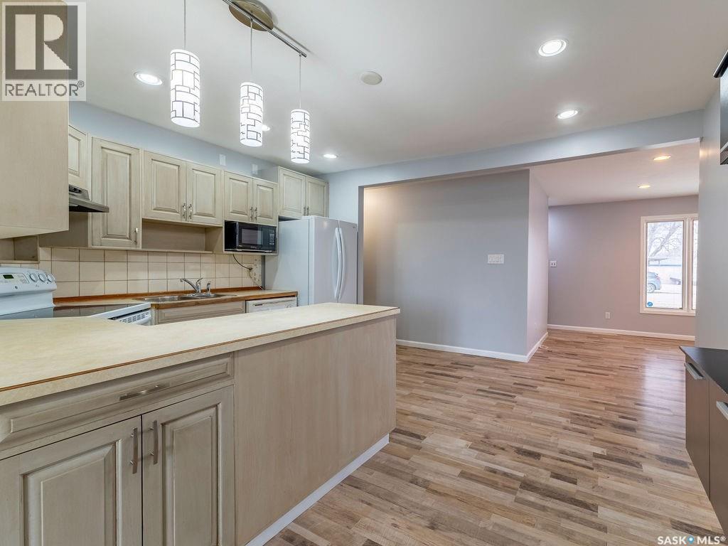 2518 Tomlinson Crescent, Saskatoon, Saskatchewan  S7L 3N2 - Photo 15 - SK033362