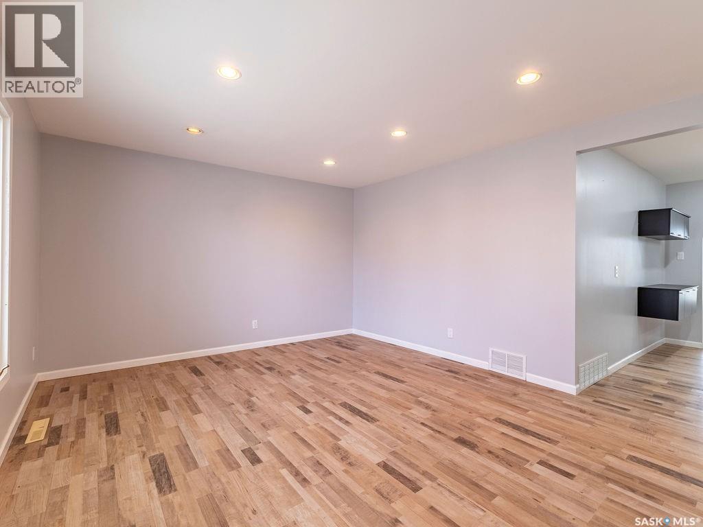 2518 Tomlinson Crescent, Saskatoon, Saskatchewan  S7L 3N2 - Photo 7 - SK033362