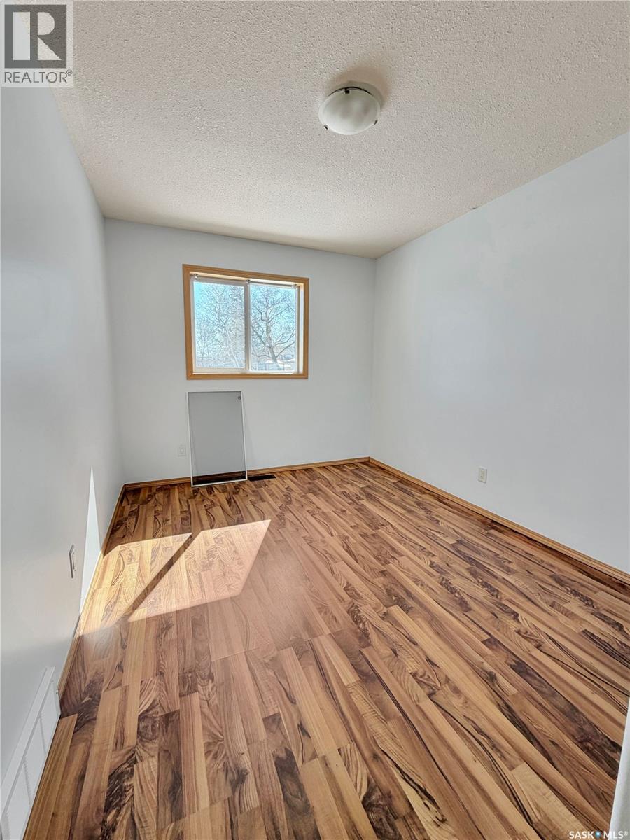 414 Lake Street, Esterhazy, Saskatchewan  S0A 0X0 - Photo 13 - SK033361
