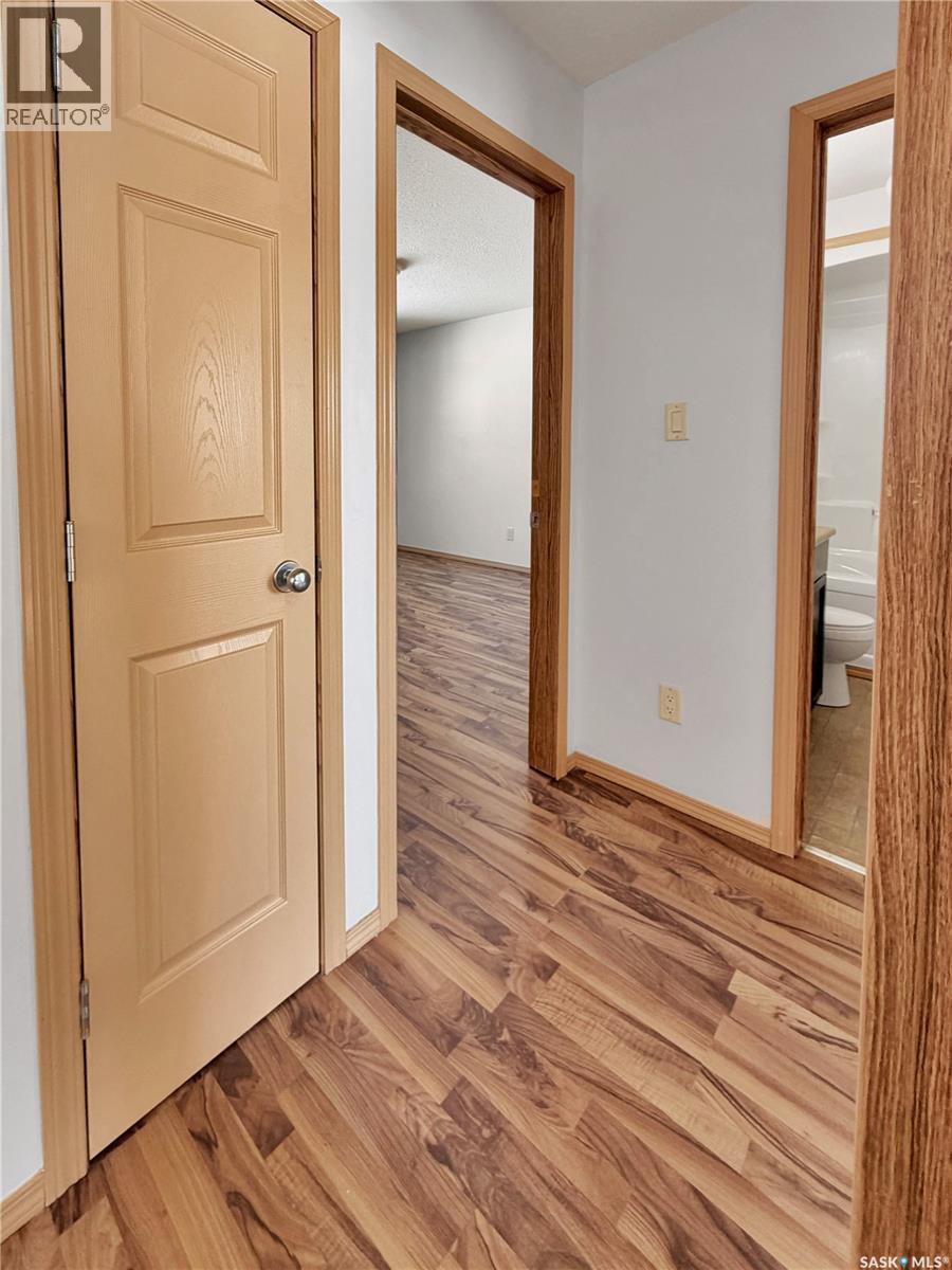 414 Lake Street, Esterhazy, Saskatchewan  S0A 0X0 - Photo 15 - SK033361