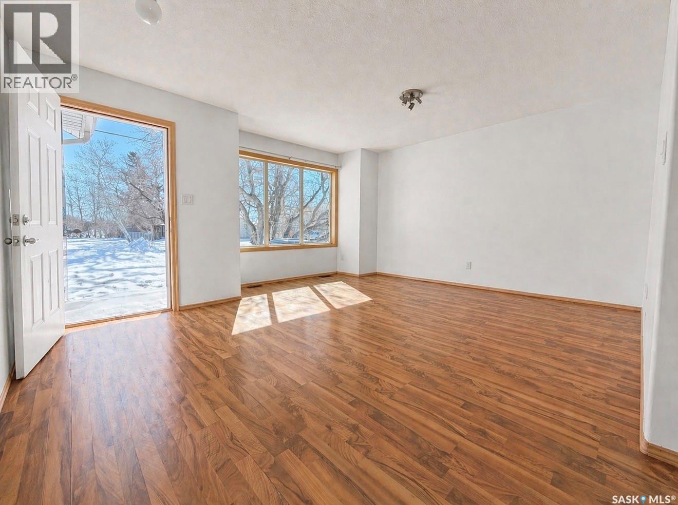 414 Lake Street, Esterhazy, Saskatchewan  S0A 0X0 - Photo 2 - SK033361