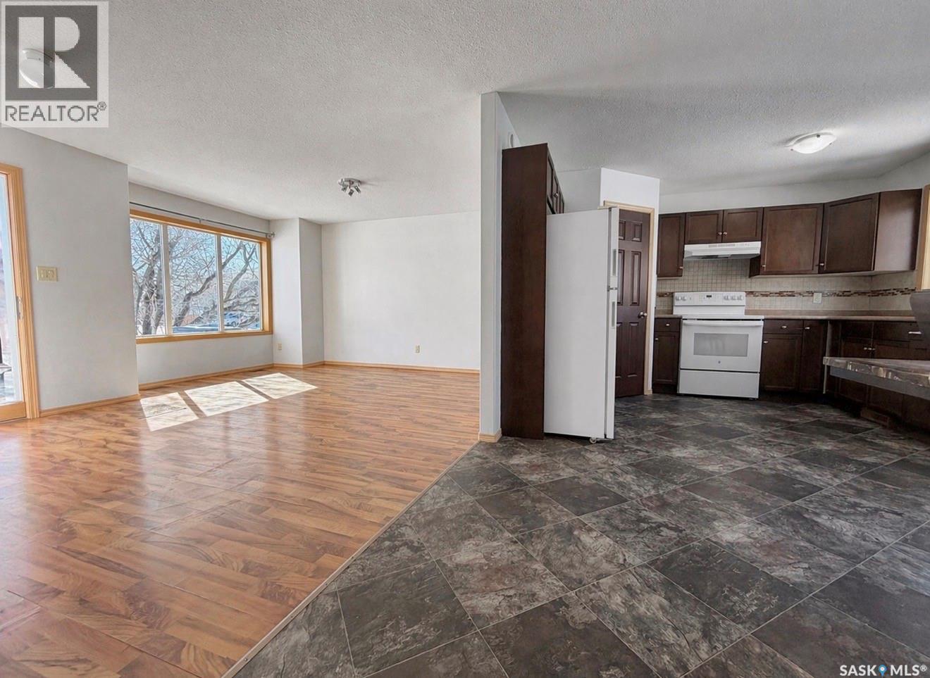 414 Lake Street, Esterhazy, Saskatchewan  S0A 0X0 - Photo 4 - SK033361