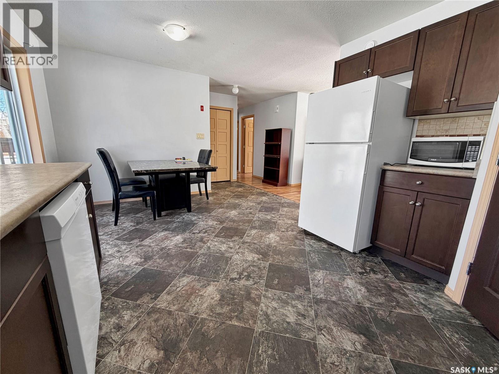 414 Lake Street, Esterhazy, Saskatchewan  S0A 0X0 - Photo 7 - SK033361