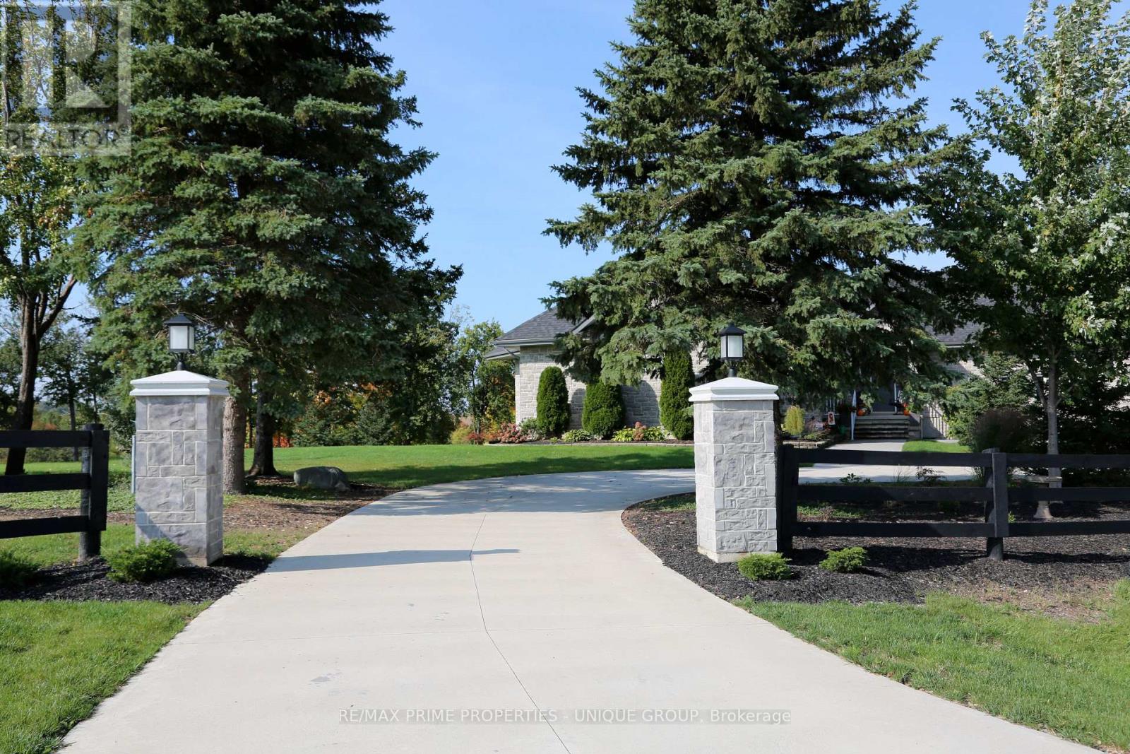 34241 Coursey Line, Lucan Biddulph, Ontario  N0M 2J0 - Photo 3 - X12842496