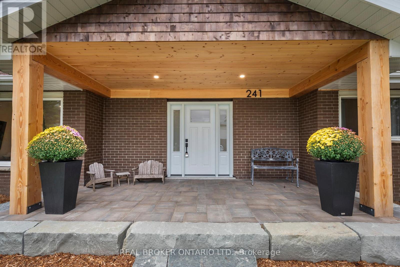 241 Maple Street, Uxbridge, Ontario  L9P 1A8 - Photo 4 - N12782656