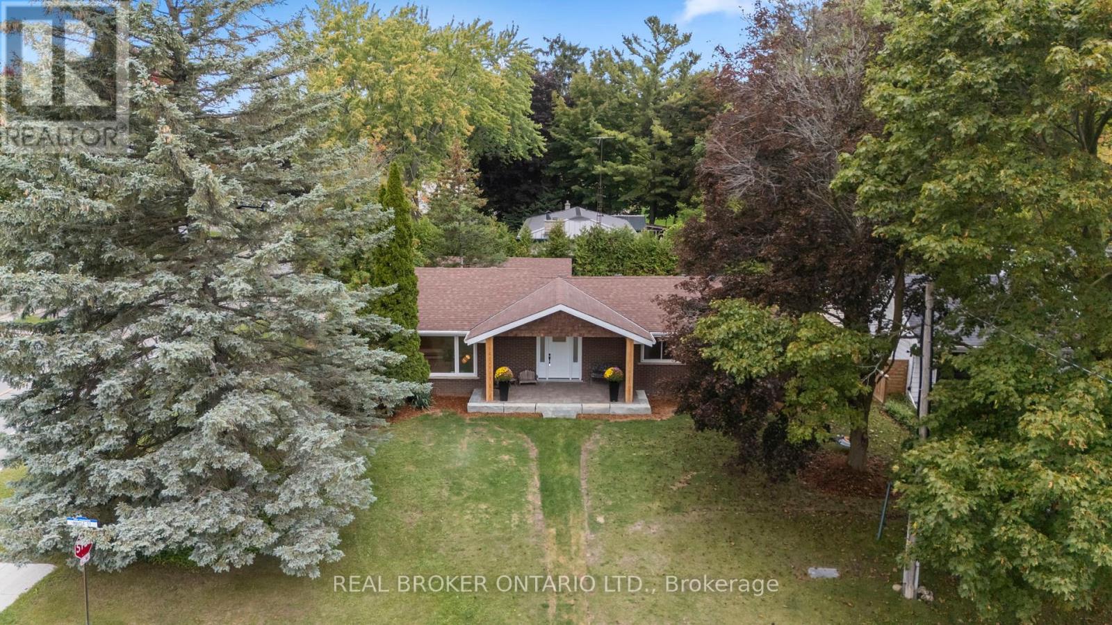 241 Maple Street, Uxbridge, Ontario  L9P 1A8 - Photo 1 - N12782656