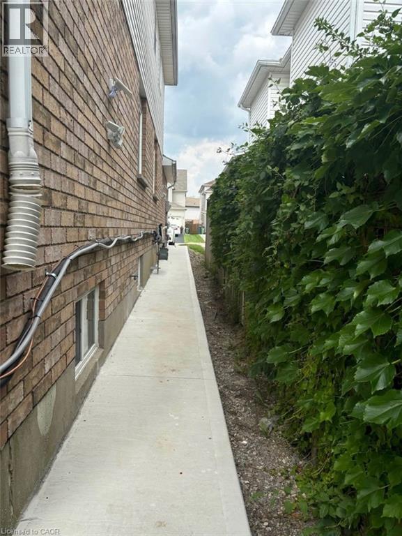 36-B Raspberry Lane, Guelph, Ontario  N1E 7H5 - Photo 3 - 40822692
