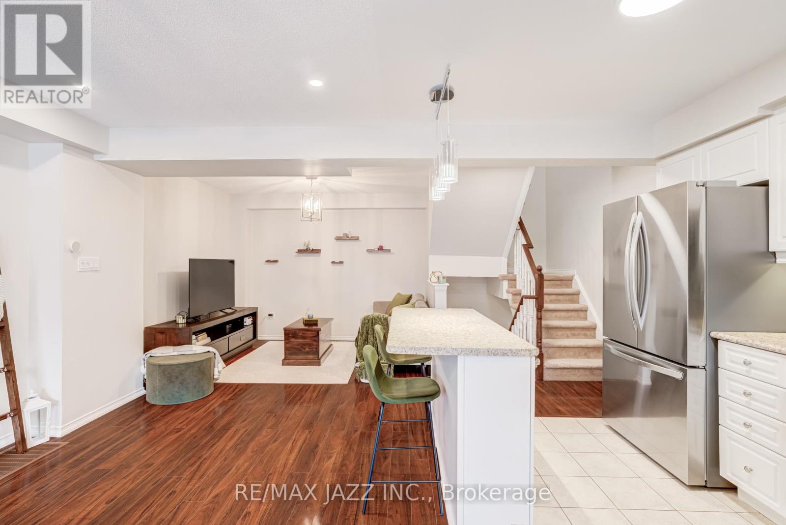 16 Clowes Street, Ajax, Ontario  L1Z 0K9 - Photo 12 - E13024190