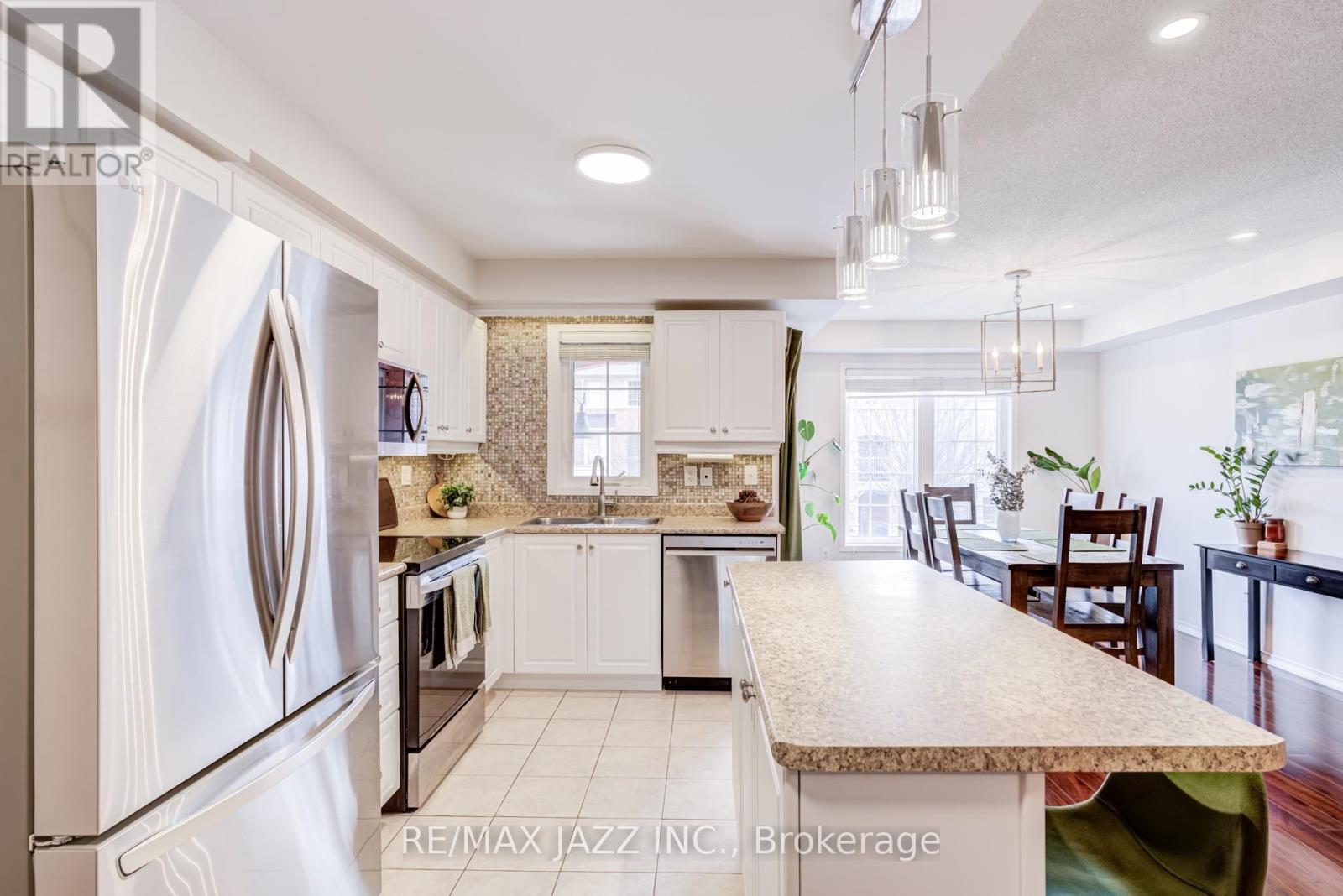 16 Clowes Street, Ajax, Ontario  L1Z 0K9 - Photo 17 - E13024190