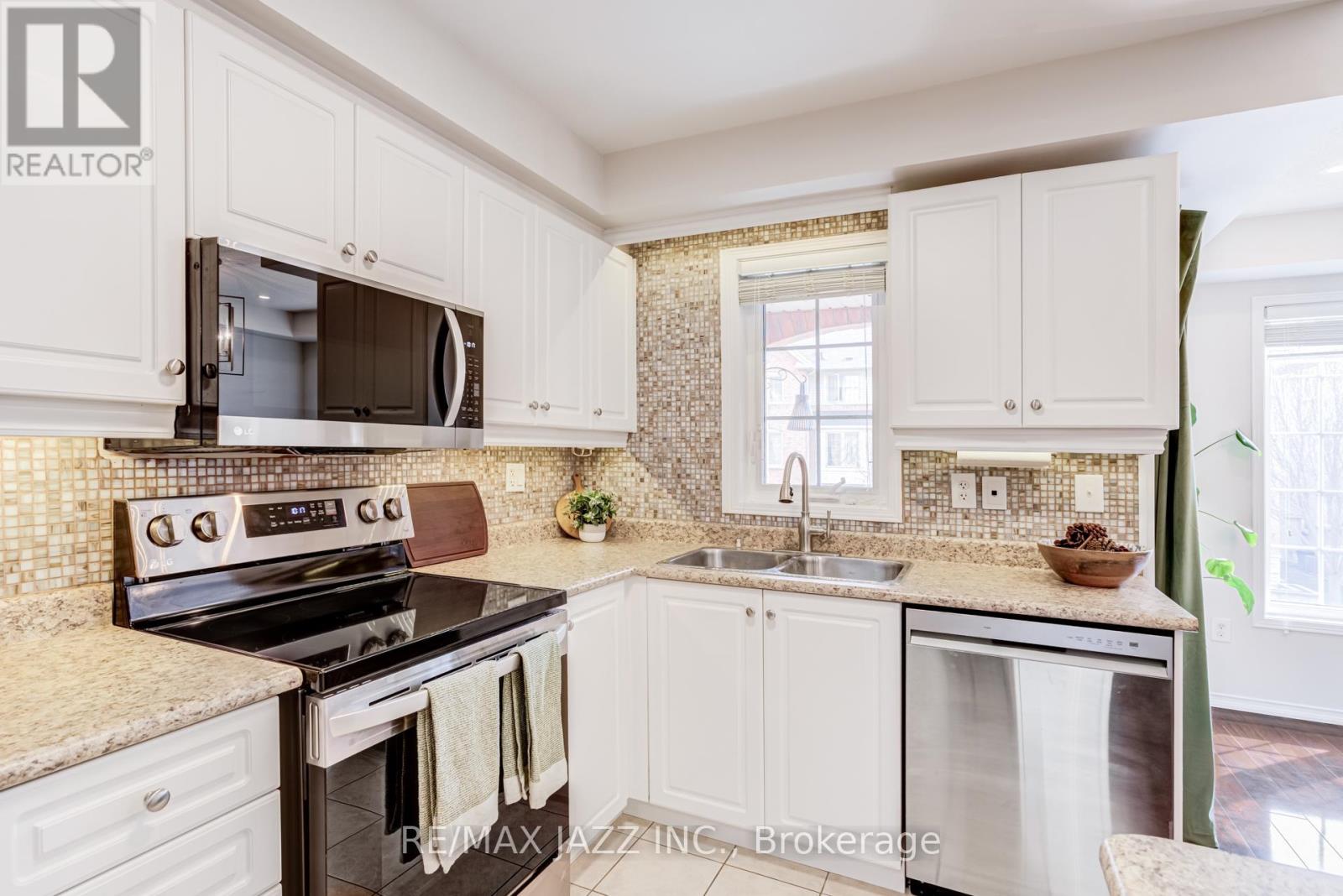 16 Clowes Street, Ajax, Ontario  L1Z 0K9 - Photo 18 - E13024190