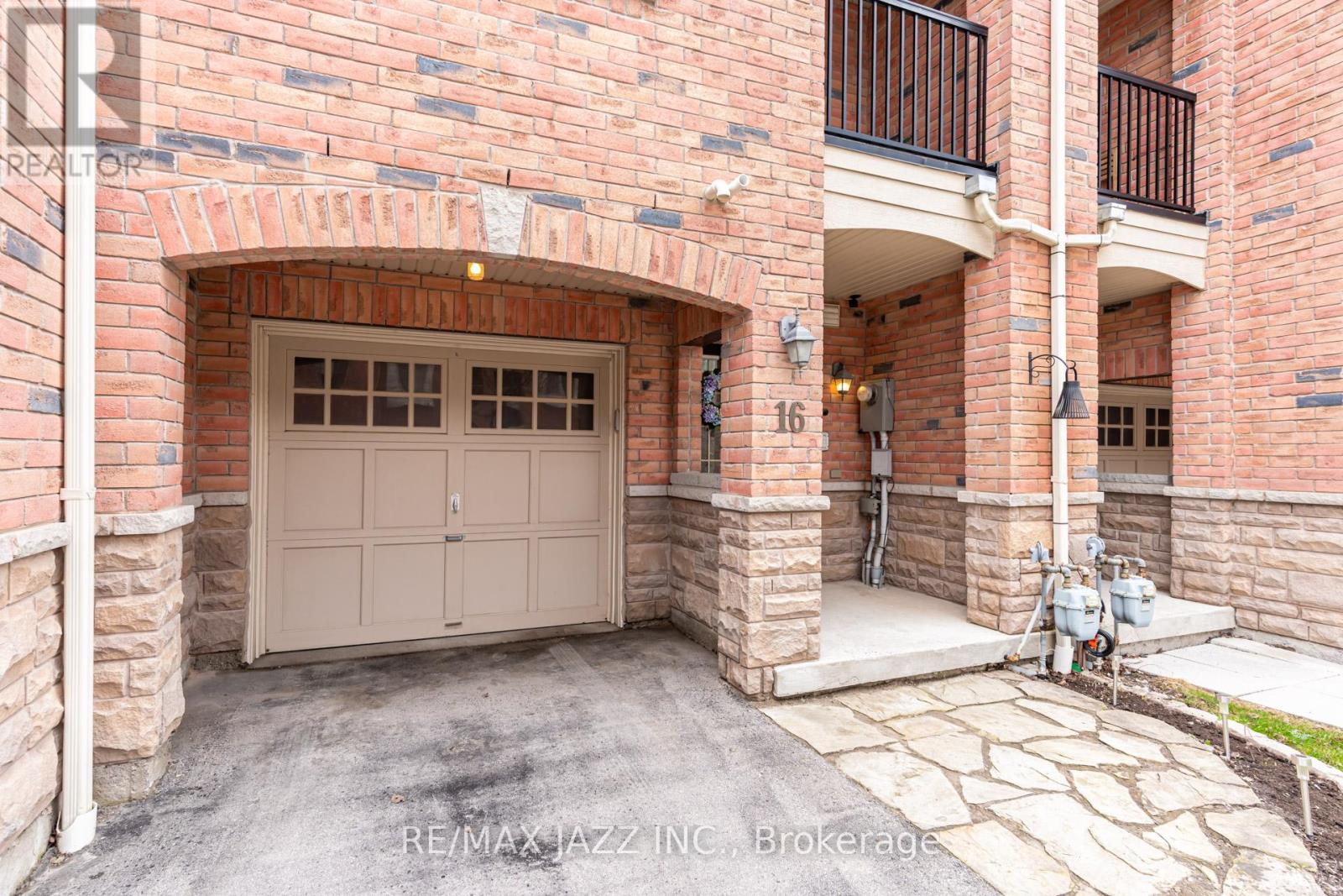 16 Clowes Street, Ajax, Ontario  L1Z 0K9 - Photo 3 - E13024190