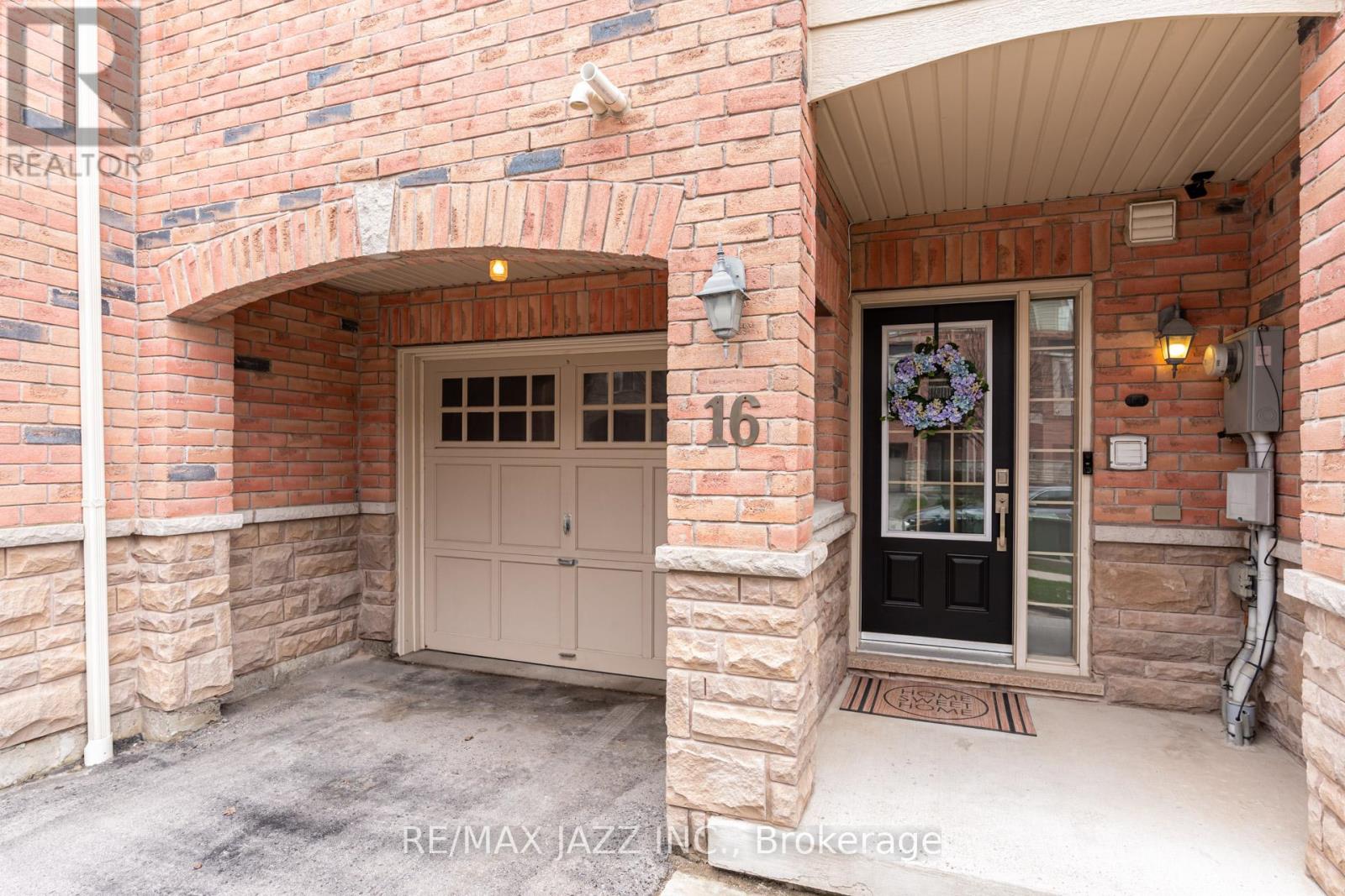 16 Clowes Street, Ajax, Ontario  L1Z 0K9 - Photo 4 - E13024190